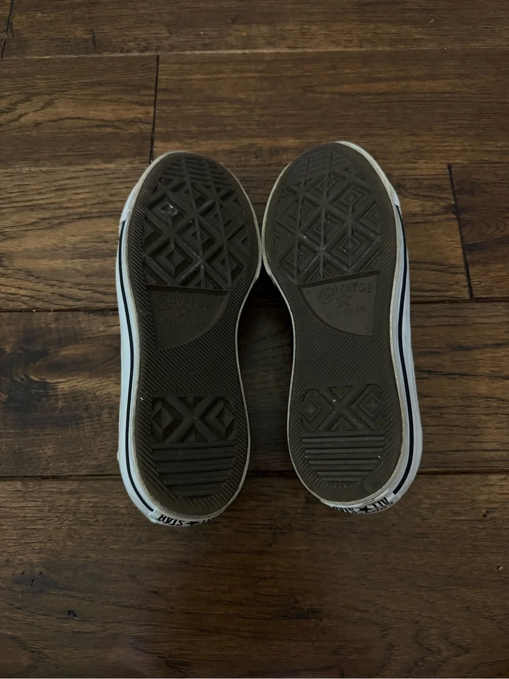 Converse White Low-Top Canvas Sneaker - Picture 5 of 6